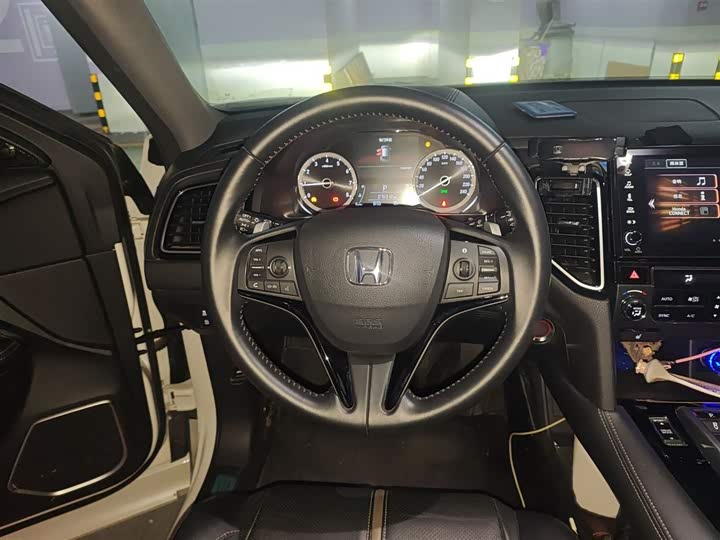 Фото 3 - Honda UR-V