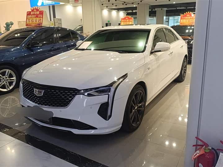 Фото 1 - Cadillac CT4