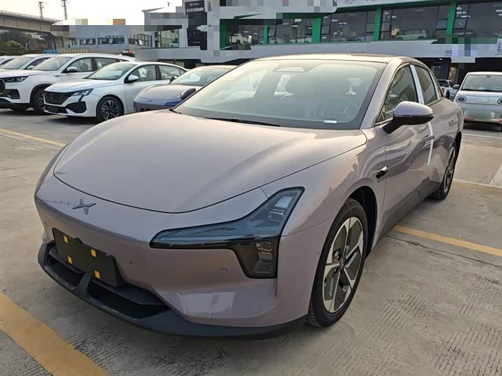 Фото 1 - XPeng Mona M03