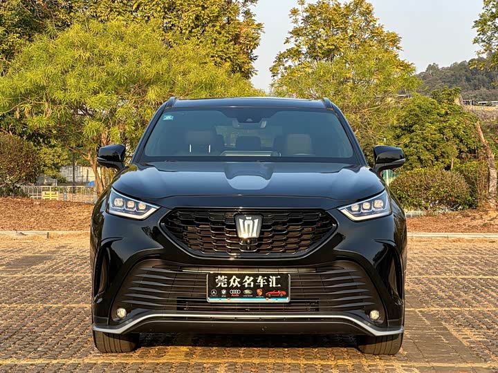 Фото 3 - Toyota Crown Kluger