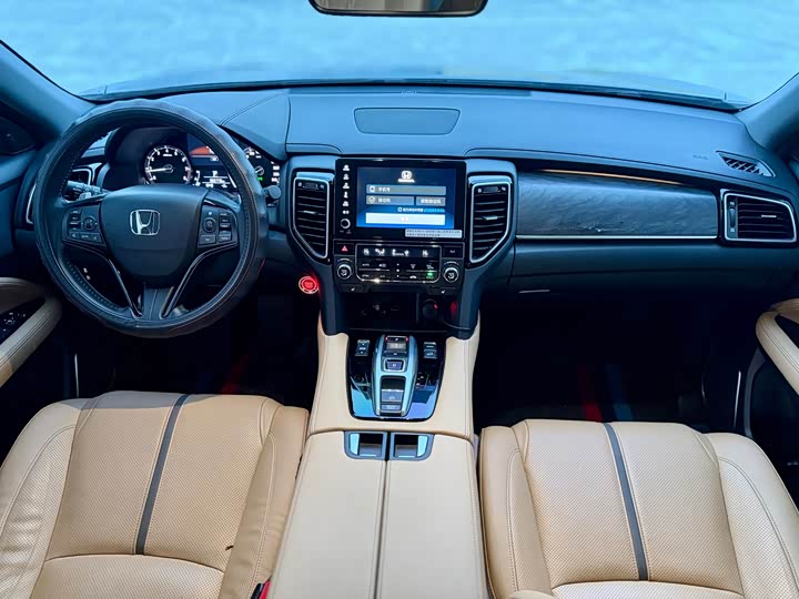 Фото 6 - Honda UR-V