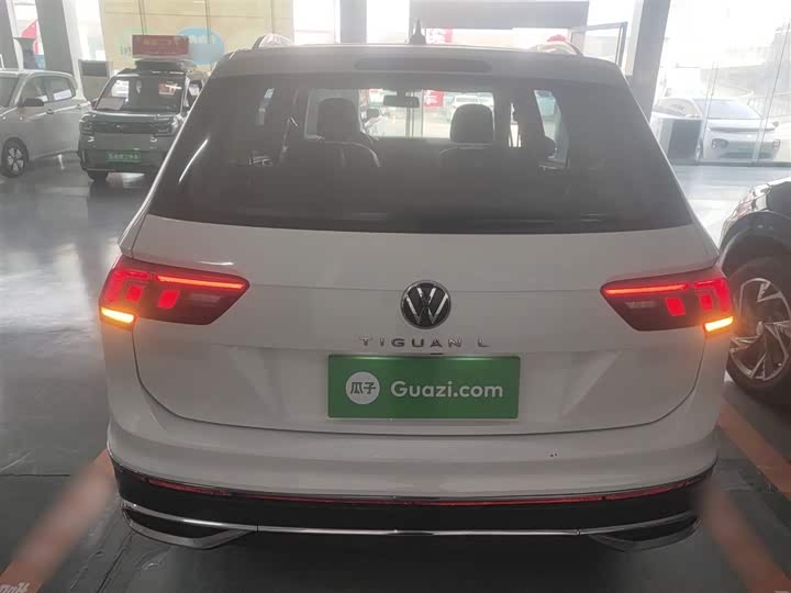 Фото 6 - Volkswagen Tiguan L Pro