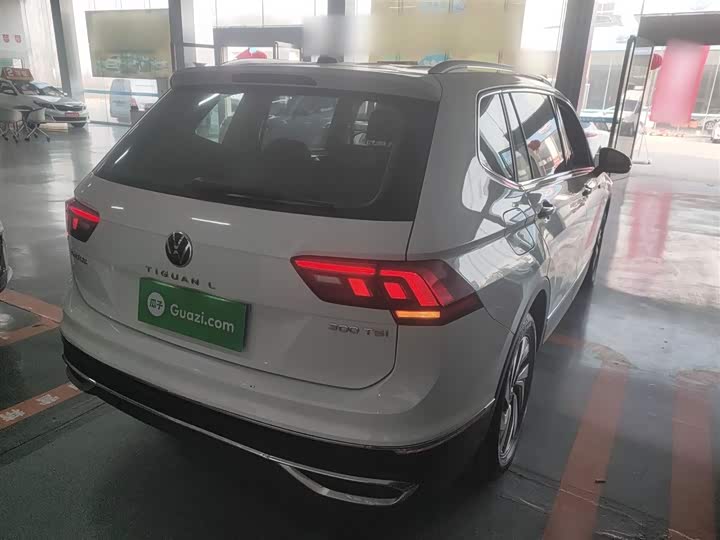 Фото 7 - Volkswagen Tiguan L Pro