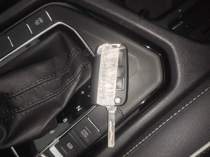 Фото 9 - Volkswagen Tiguan L Pro