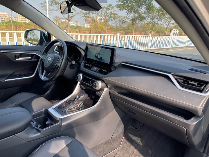 Фото 7 - Toyota Wildlander