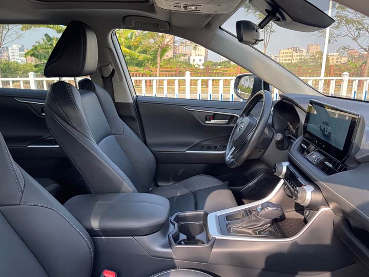 Фото 8 - Toyota Wildlander