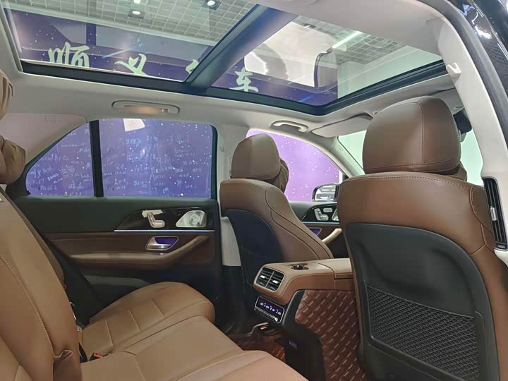 Фото 9 - Mercedes-Benz GLE-Class