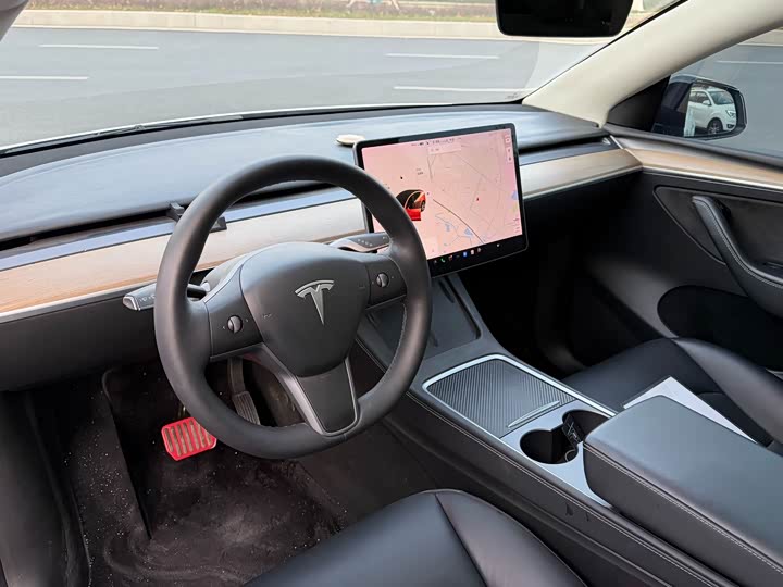 Фото 3 - Tesla Model Y