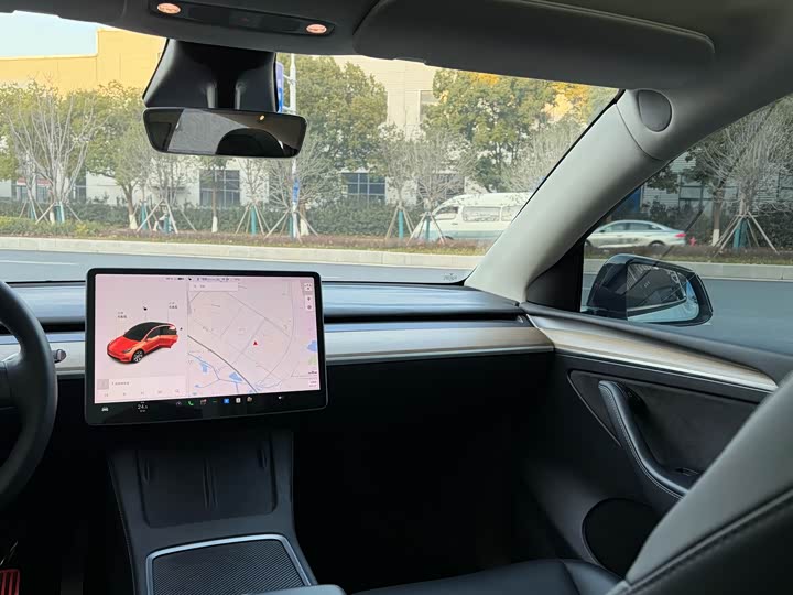 Фото 6 - Tesla Model Y