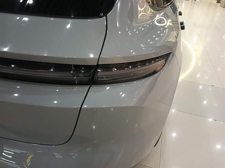 Фото 8 - Nio ET5T