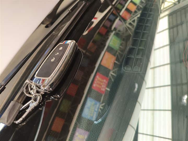 Фото 9 - Audi Q2L