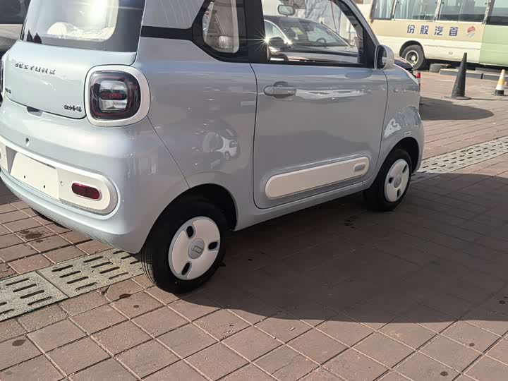 Фото 4 - Bestune Pony