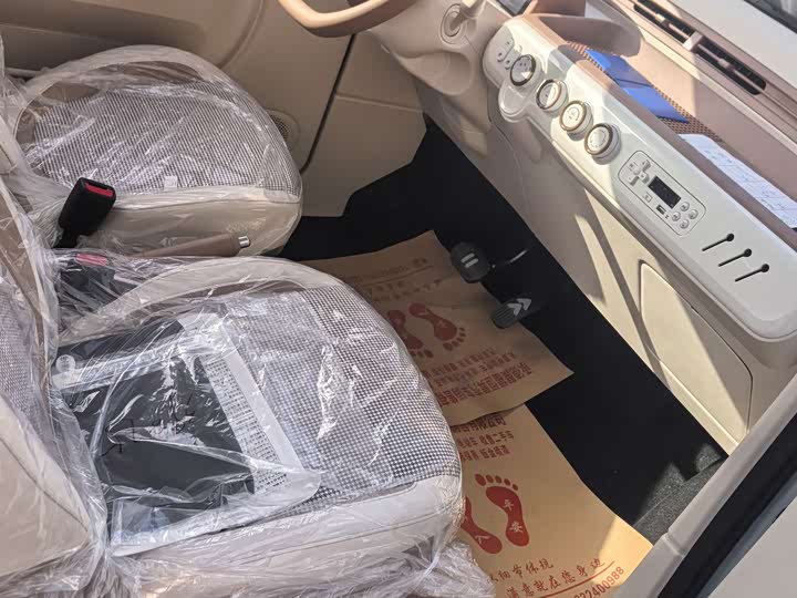 Фото 7 - Bestune Pony