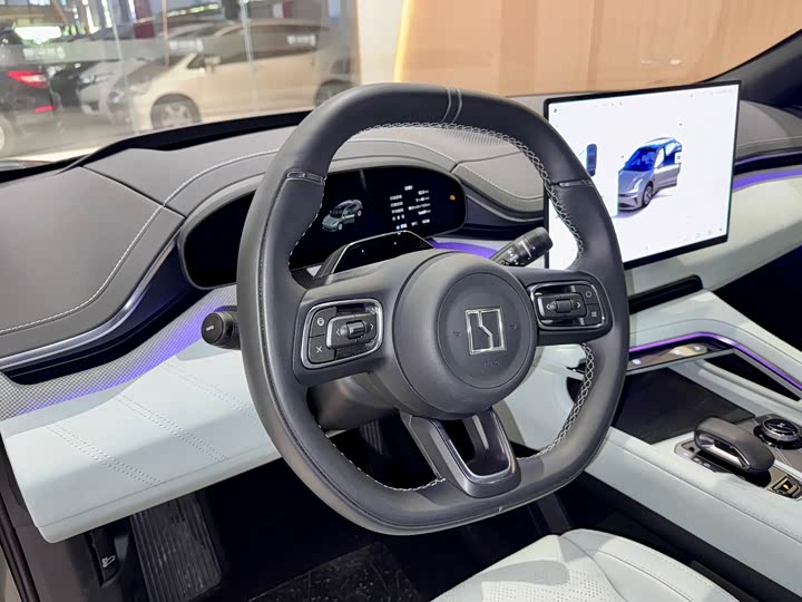 Фото 9 - Zeekr 001