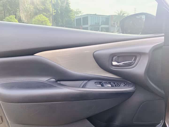 Фото 9 - Nissan Murano