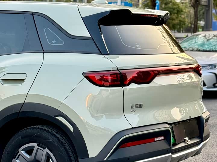 Фото 9 - BYD Yuan Up