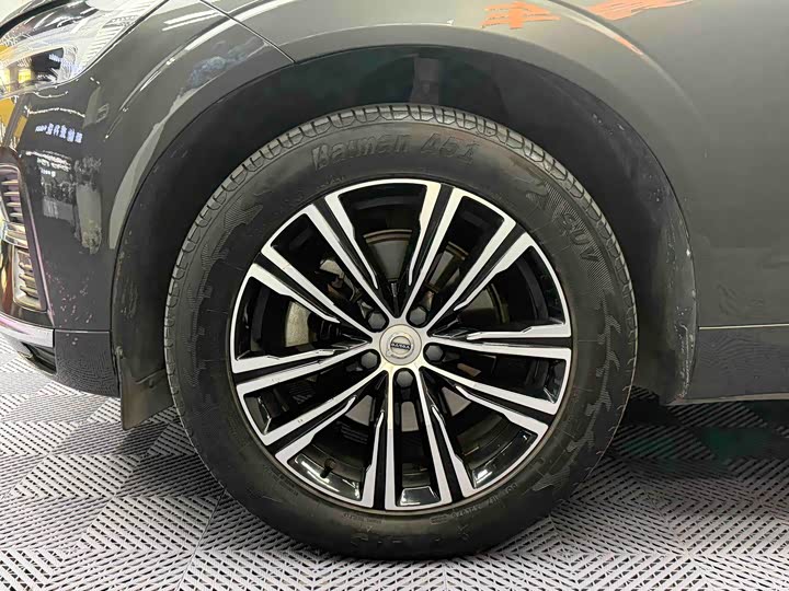 Фото 5 - Volvo XC60