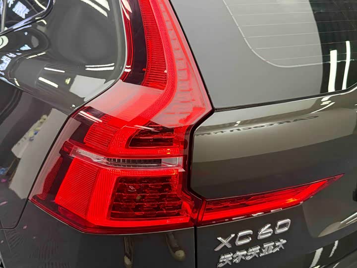 Фото 6 - Volvo XC60