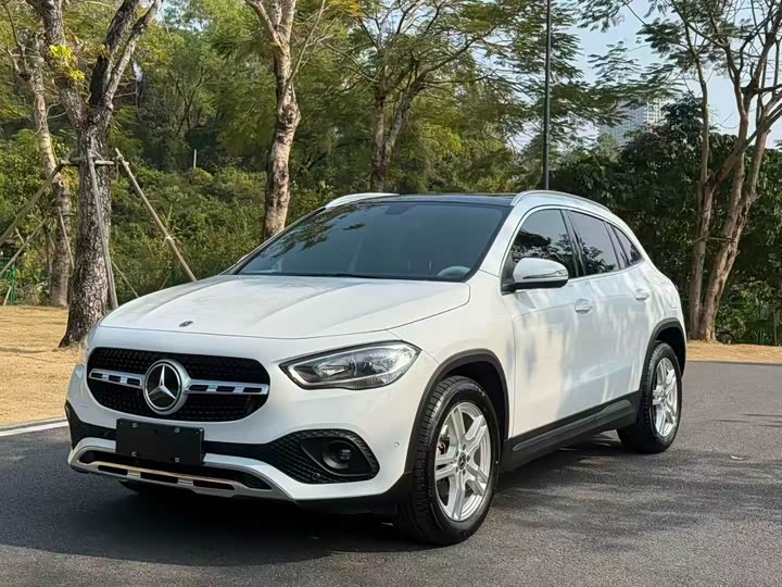 Фото 1 - Mercedes-Benz GLA-Class