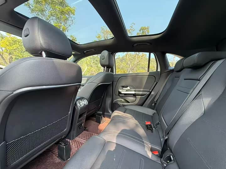 Фото 5 - Mercedes-Benz GLA-Class