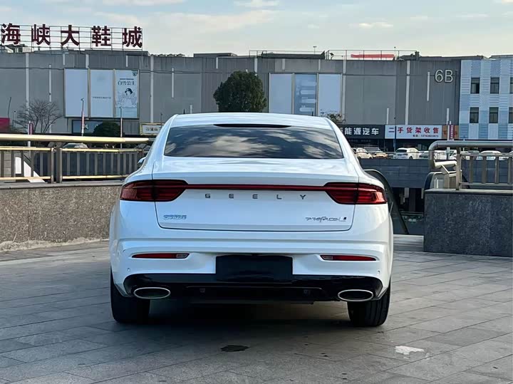 Фото 3 - Geely Preface