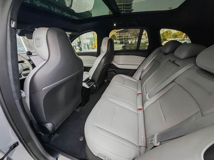 Фото 8 - Nio ES6