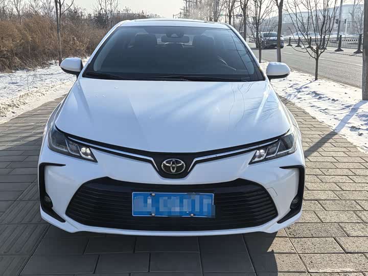 Фото 3 - Toyota Corolla