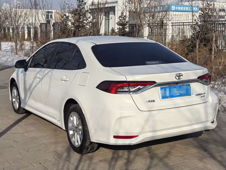 Фото 4 - Toyota Corolla