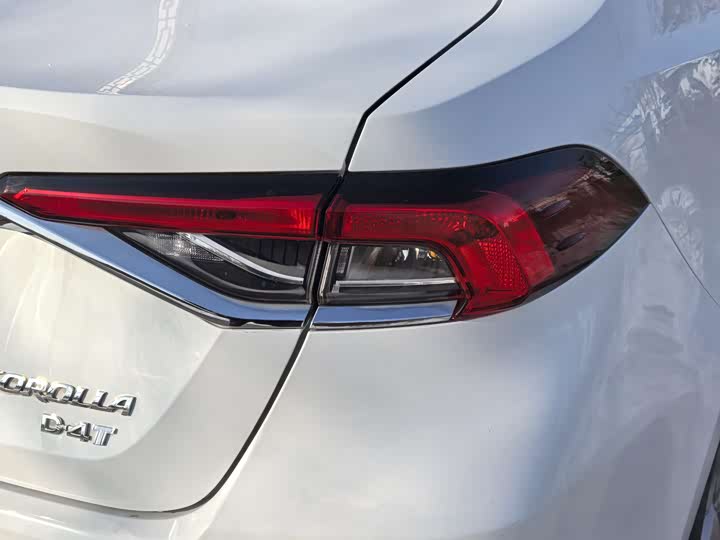 Фото 7 - Toyota Corolla