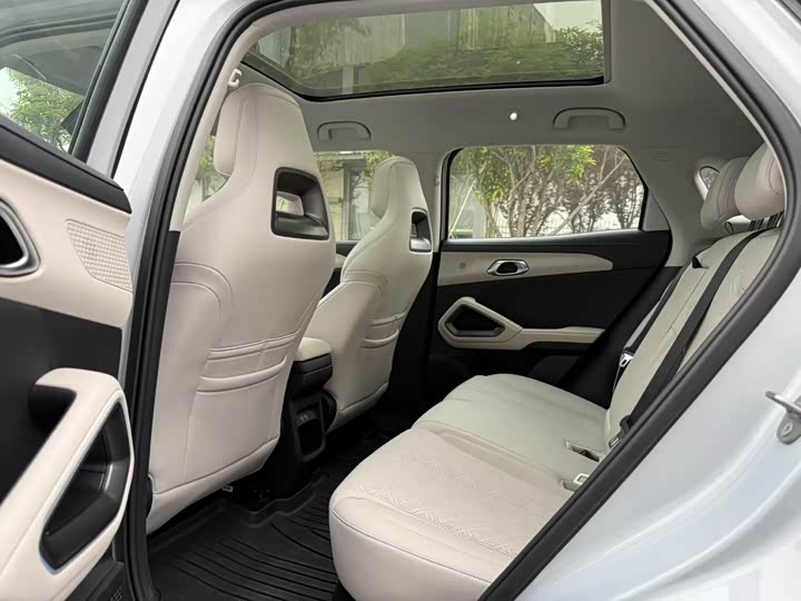 Фото 8 - BYD Yuan Up