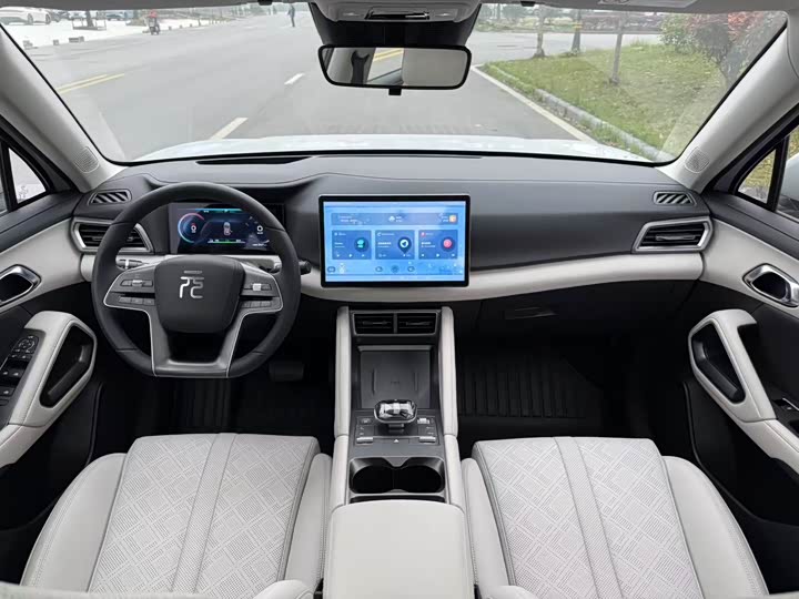 Фото 9 - BYD Yuan Up