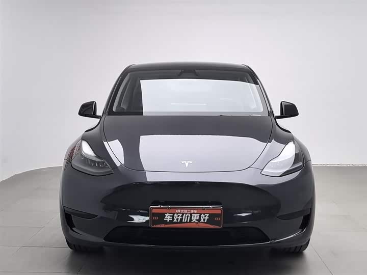 Фото 3 - Tesla Model Y