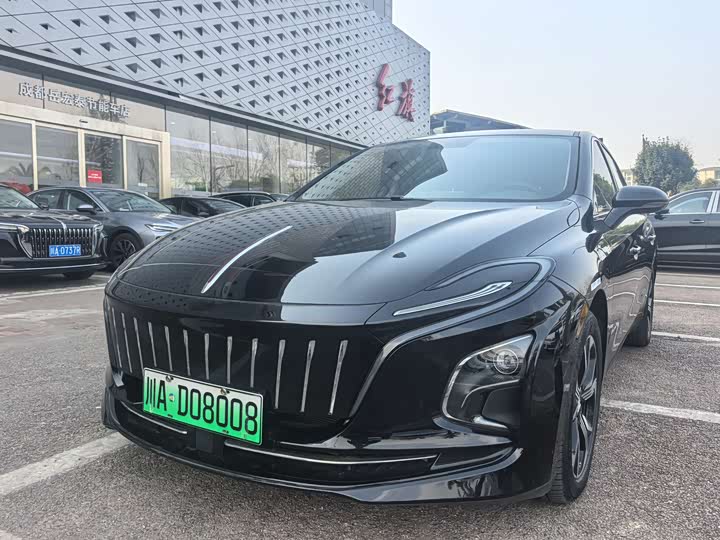 Фото 1 - Hongqi E-QM5