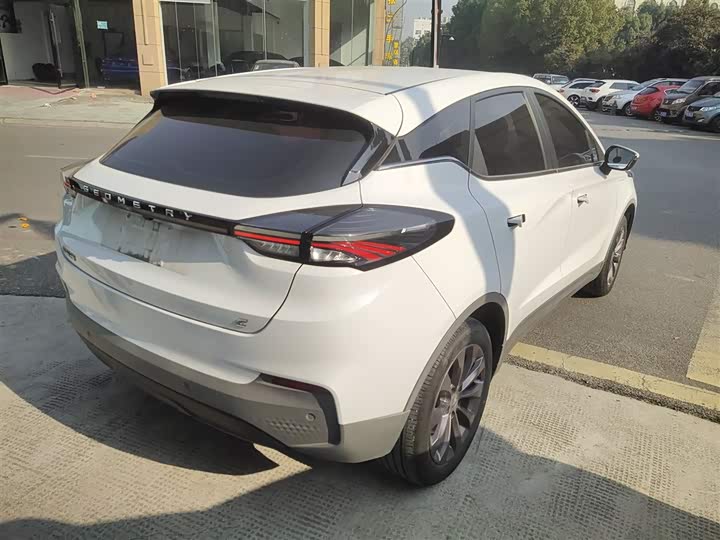 Фото 7 - Geely Geometry C