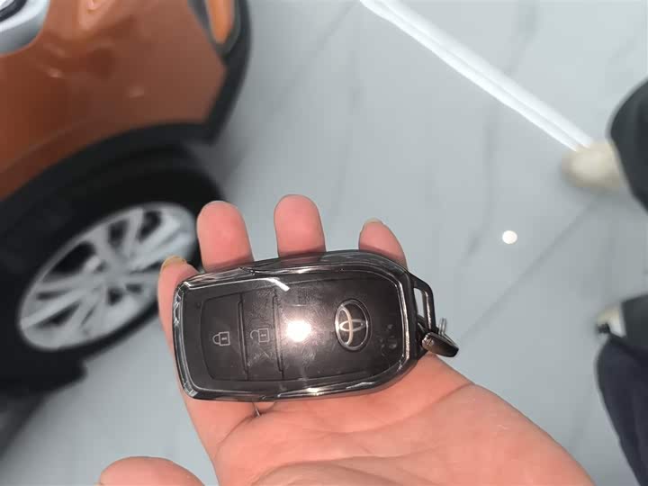 Фото 9 - Toyota Frontlander