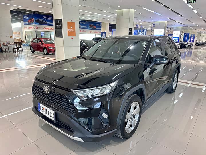 Фото 1 - Toyota RAV4