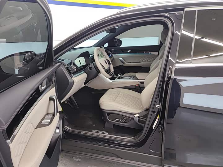 Фото 9 - BYD Tang Hybrid/EV