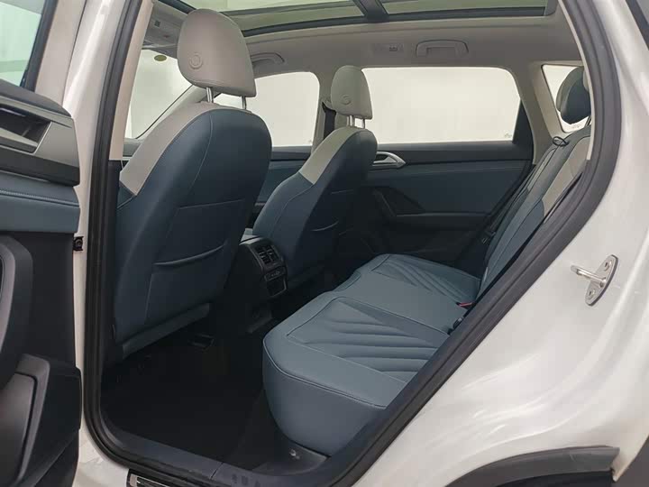 Фото 7 - Volkswagen Tharu