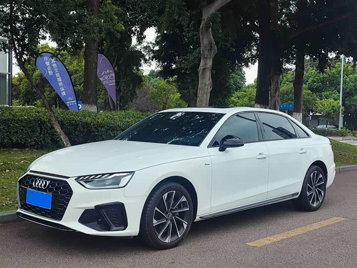 Фото 1 - Audi A4L