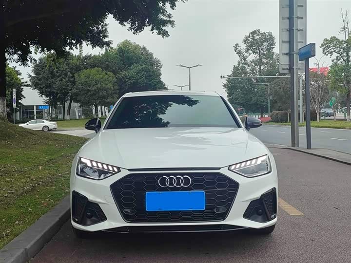 Фото 2 - Audi A4L