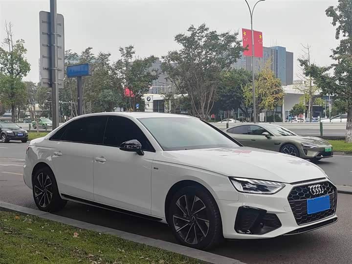 Фото 3 - Audi A4L