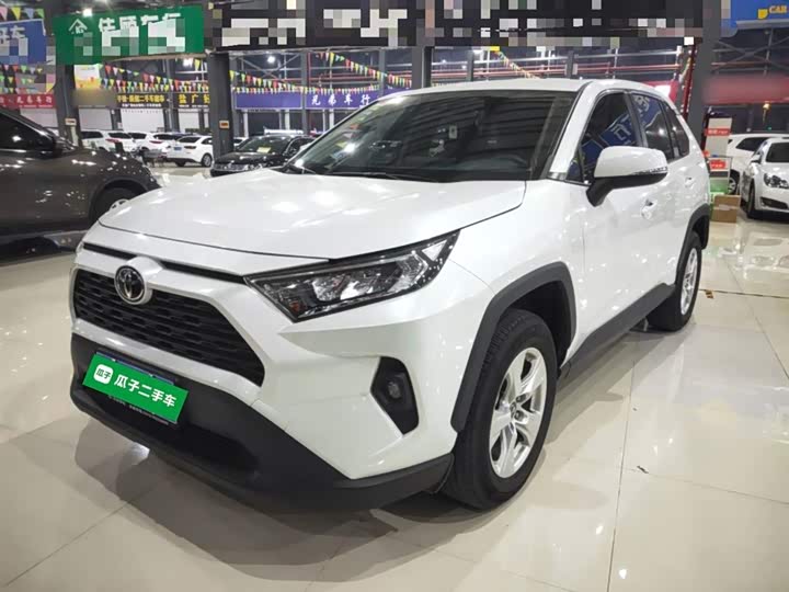 Фото 2 - Toyota RAV4