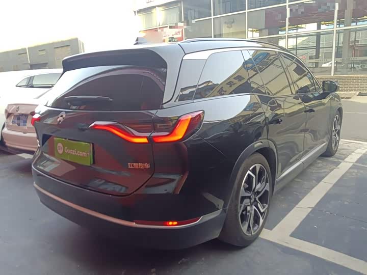 Фото 7 - Nio ES8