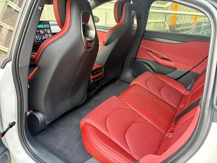 Фото 6 - Xiaomi SU7