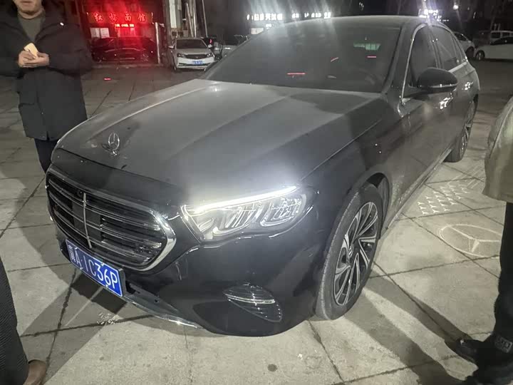 Фото 1 - Mercedes-Benz E-Class