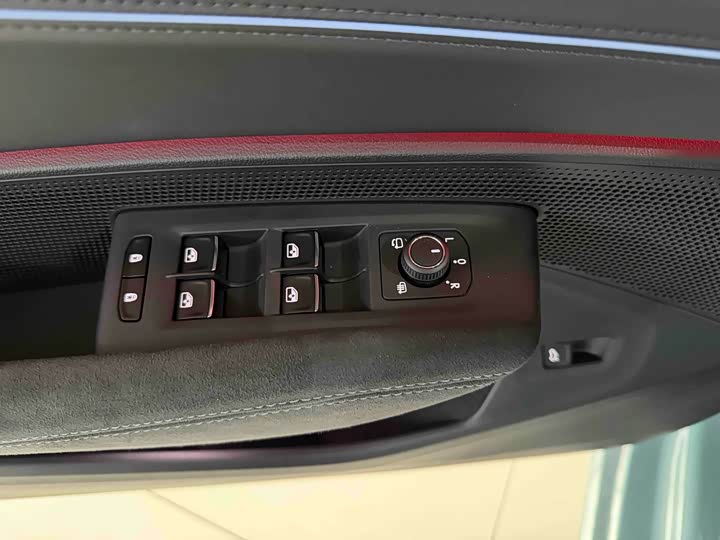 Фото 7 - Volkswagen Passat