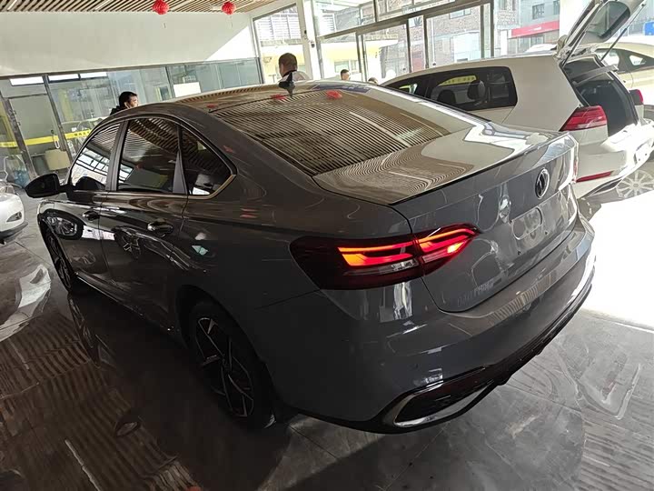 Фото 5 - Volkswagen Lavida