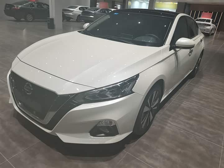 Фото 2 - Nissan Teana