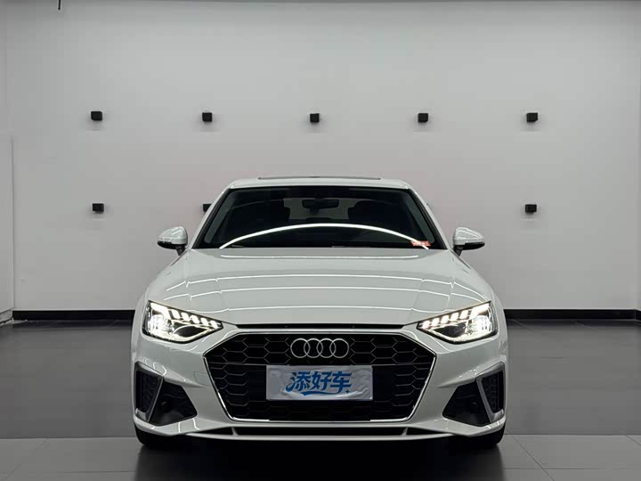 Фото 2 - Audi A4L