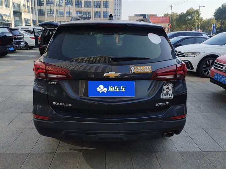 Фото 4 - Chevrolet Equinox